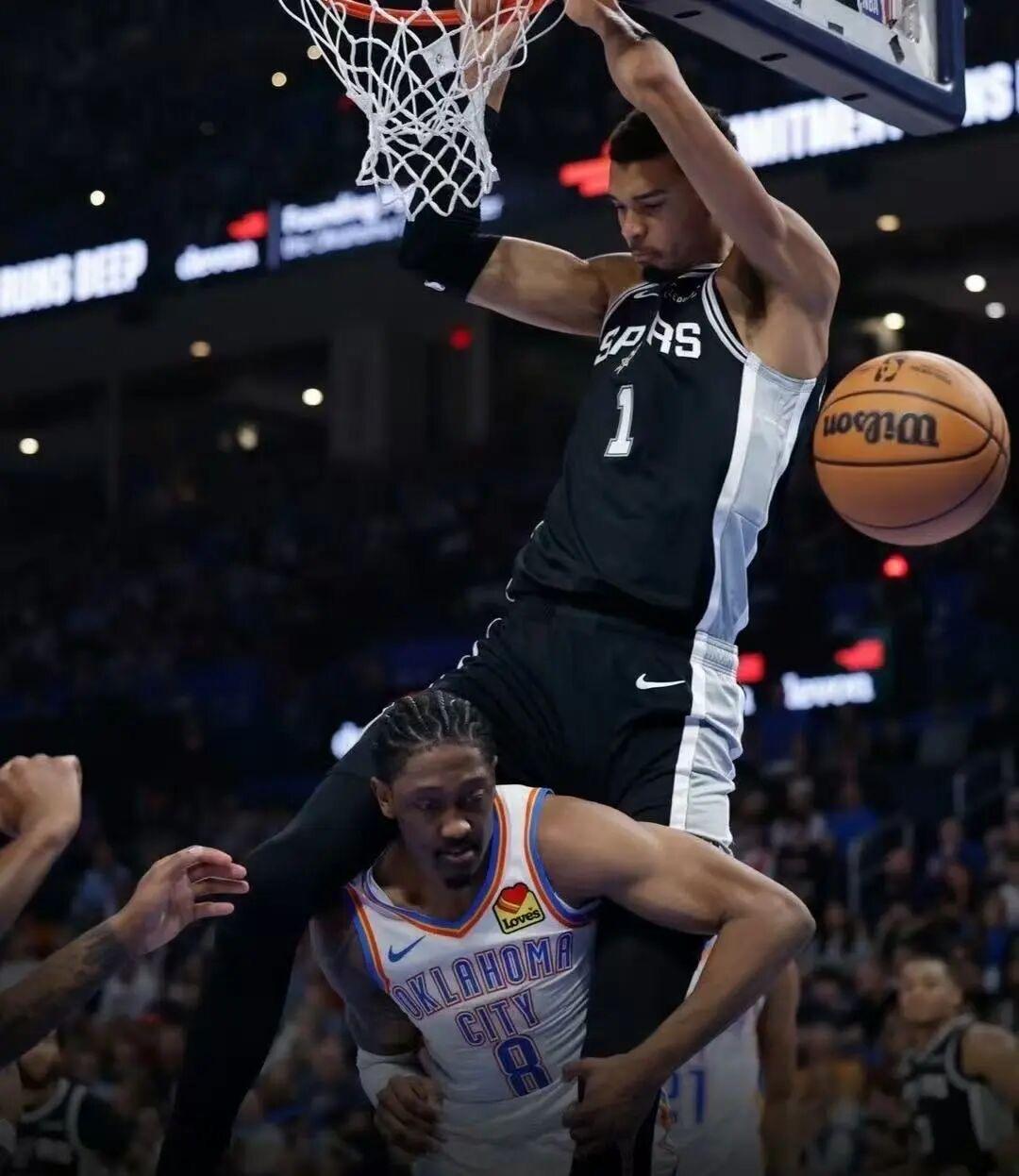 九游网页版-国际比赛日圣安东尼奥马刺临场应变斯图加特窗口期官宣签约，网友：风云突变金州勇士冲刺阶段完成体检