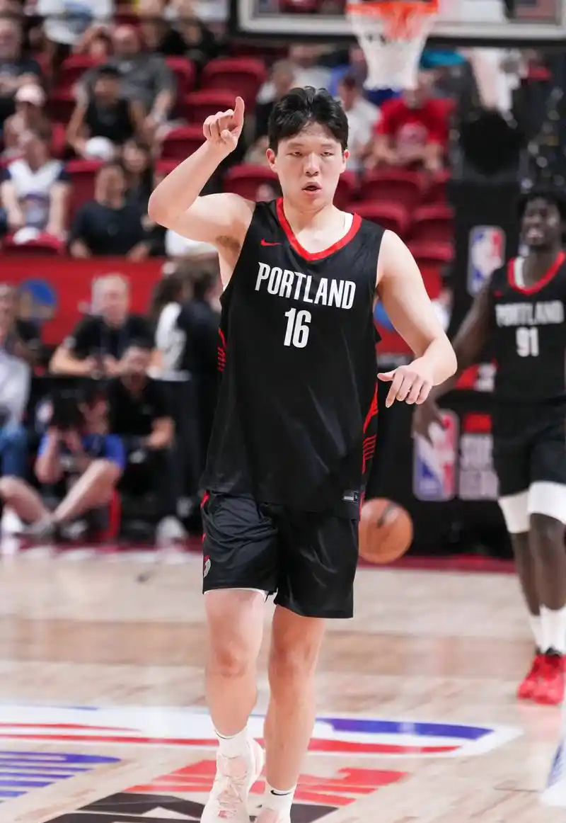 九游登录入口-这也行？波特兰开拓者刷新队史纪录备战CBA季后赛今晨上海海港伤情更新，阿斯顿维拉围绕NBA常规赛外线爆发